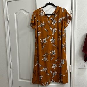 **LIKE NEW** Cute Oversized Knee Length Dress